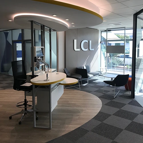 Vue d’un espace aménagé pour un usage professionnel